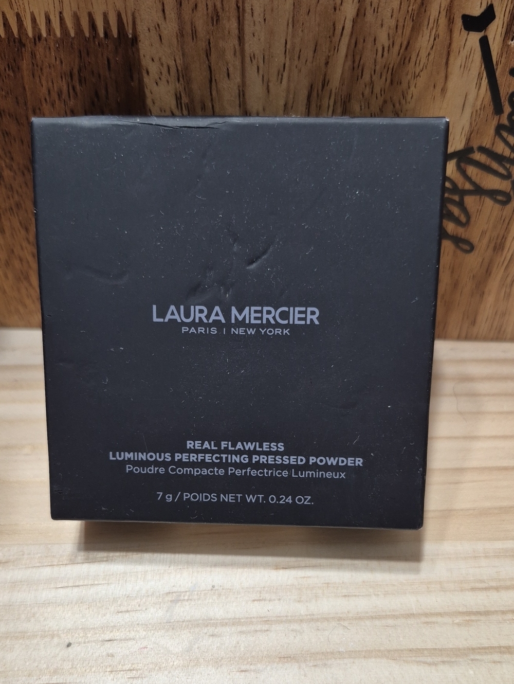 laura mercier Real Flawless Luminous Perfecting Pressed Powder - Black Packaging